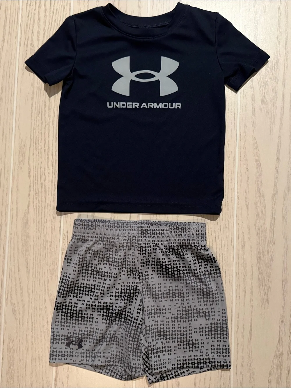 Under Armour Boys 2T 4-Piece Athletic Shirts & Shorts Outfit Bundle